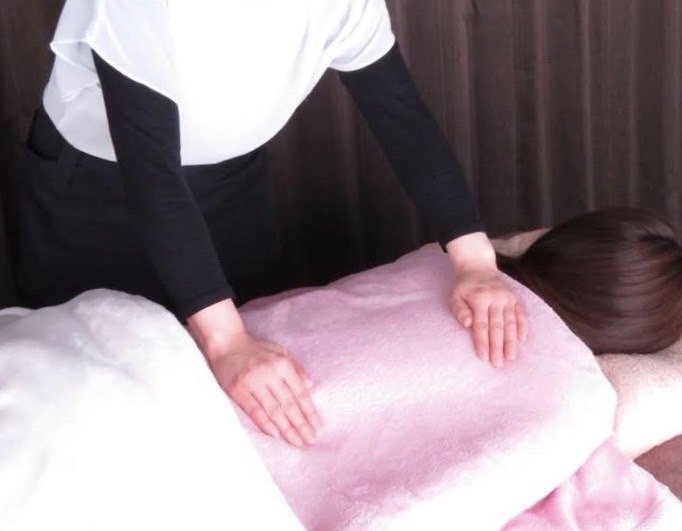 整体をしている写真